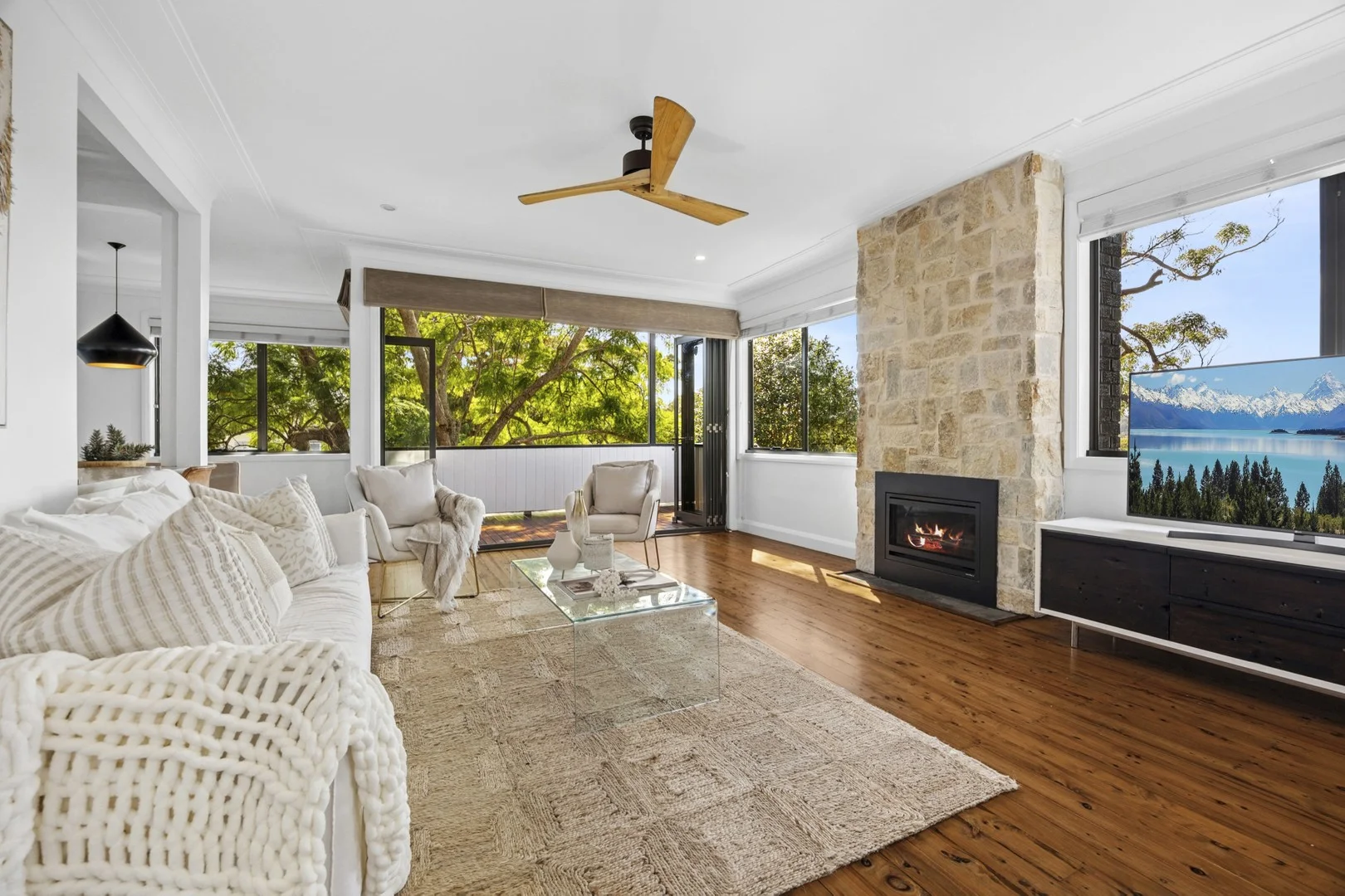 2019879749_1_1_250321_051131-w3500-h2333